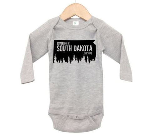 Somebody In South Dakota Loves Me, South Dakota Onesie, SD Baby Outfit, SD Bodysuit, Baby South Dakota Romper, South Dakota Baby, Baby GIft - Chase Me Tees LLC